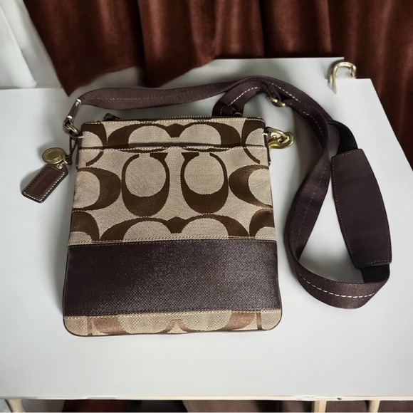 Coach Crossbody Swing Bag - Picture 1 of 7